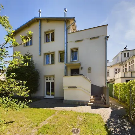 Baltica With Parking & Patio In By Renters Daire *